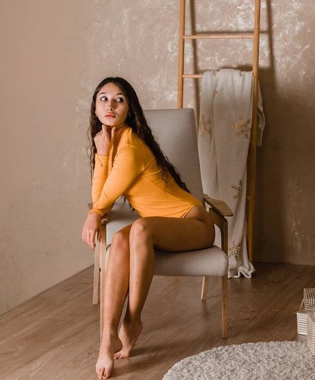 Yulia Sweet Girl nude star img