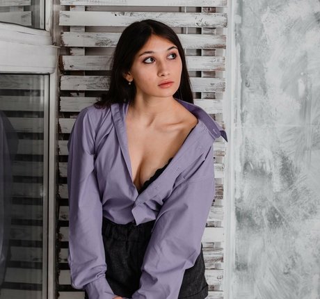 Yulia Sweet Girl beautiful actress pics