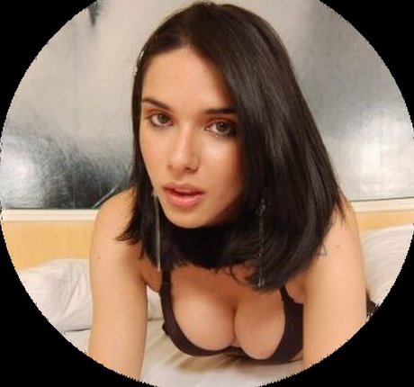 Bianca Freire pretty model images