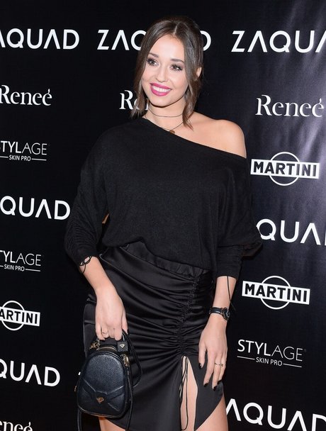 Izabella Krzan high quality star photo