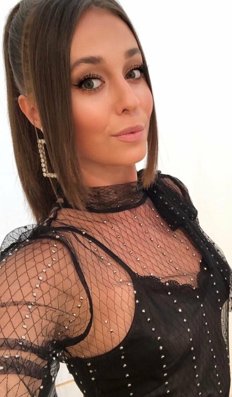 Izabella Krzan free model pic