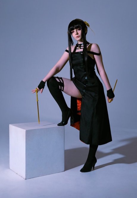 Atamasha model perfect photos