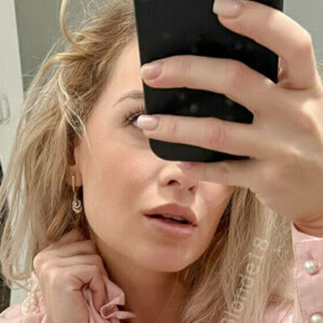 blueeyesblonde18 pornstar erotic photo