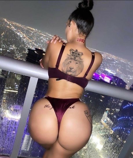 The Greek Freak naked model image