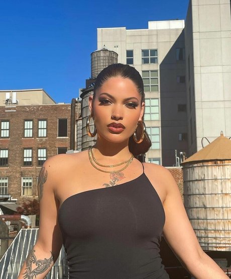 Maxine Ashley pornstar hd galleries