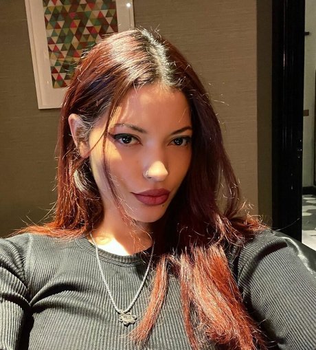 Maxine Ashley exclusive pornstar photo