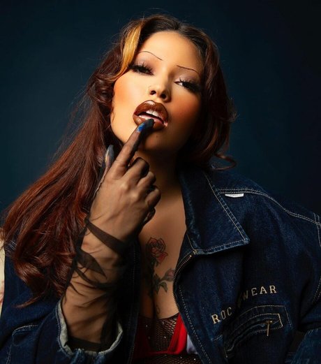 Maxine Ashley pornstar beautiful picture