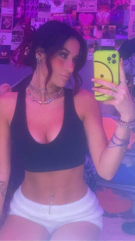 Savrainee porn model galleries