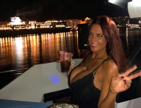 Gatina22 art actress photos