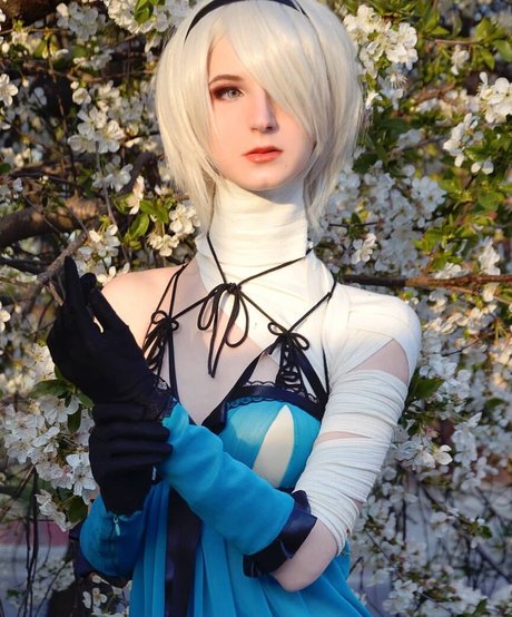 Holly White model art image