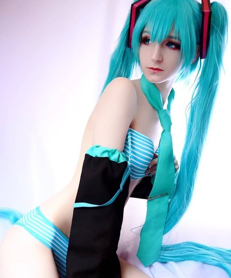 Holly White perfect pornstar pictures