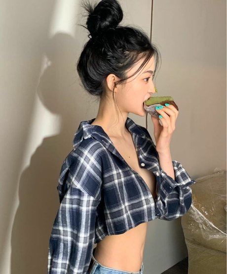 somsom o0o high quality actress gallery