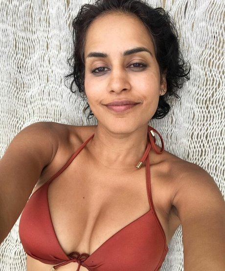 Agam Darshi art actress photos