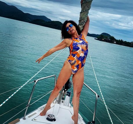 Angela Dippe nude actress pics