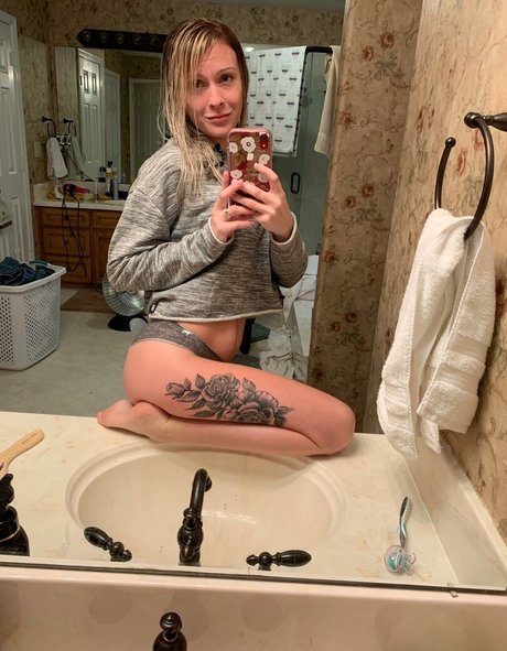 Fill Potential pretty model photo