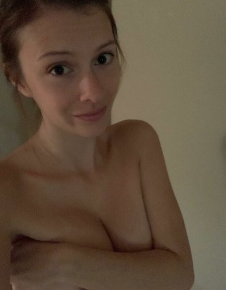 Fill Potential sexy actress pic