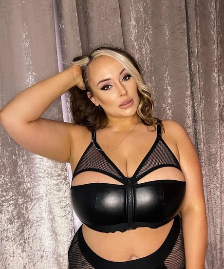 Smophs92 nude pornstar gallery