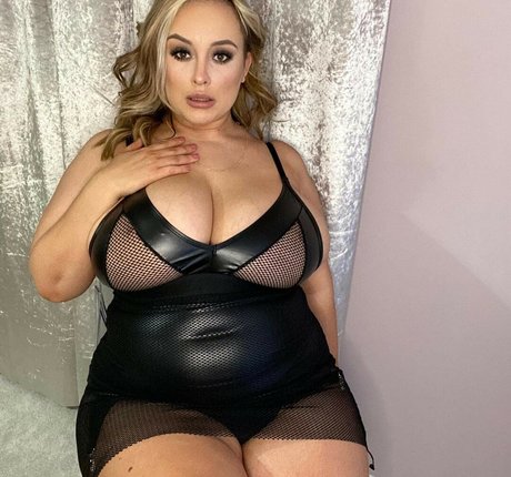 Smophs92 pretty model photo