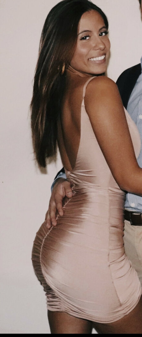 Julia Holtzman model nice image