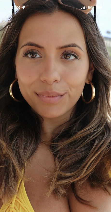 Julia Holtzman best model image