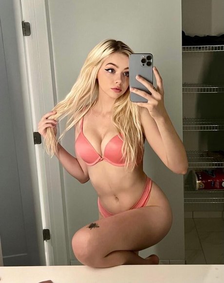 Justine Paradise sexy actress photos