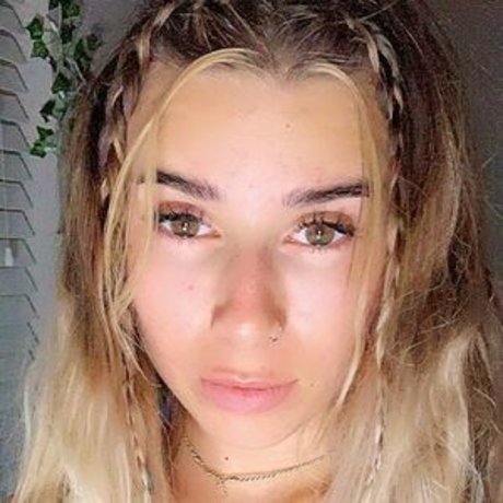 Butterflybbyyyy pornstar erotic photo