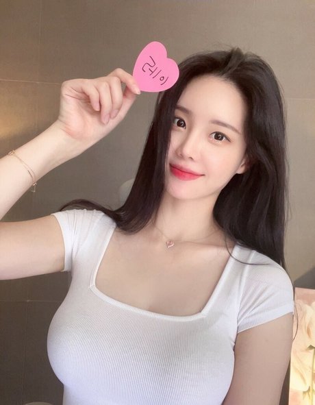 tamimi nudes model photos