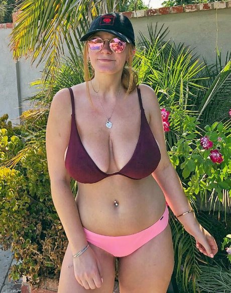 Sammy Jerrard erotic actress image