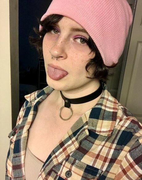 Scarlet Skeie pornstar adult pic