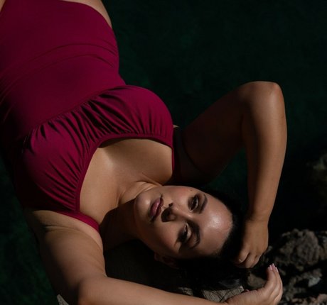 Yasmine MInovski high quality star image