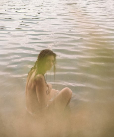 sorayaavos erotic model picture