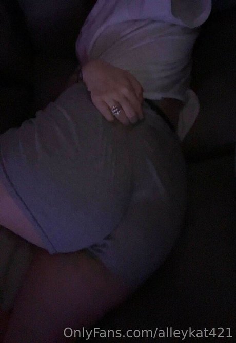 Alleykat421 hd actress pics