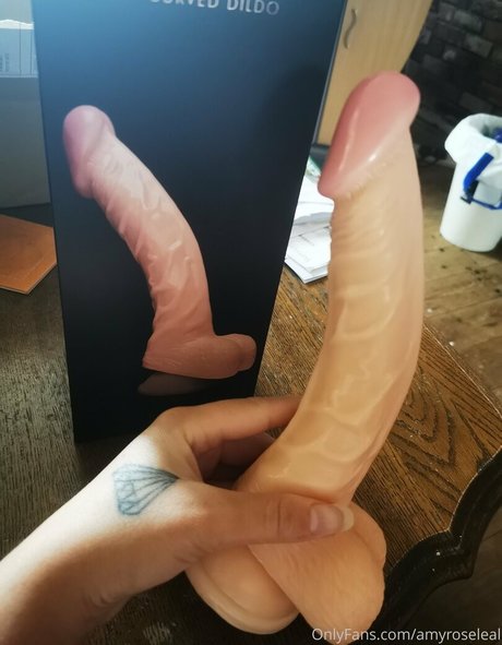 amyroseleal pornographic star pic