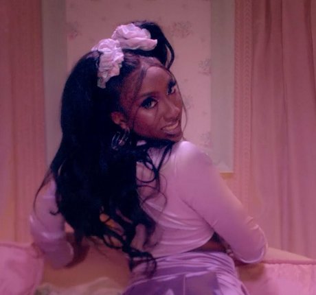 Ziwef model perfect photo