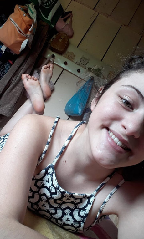 Pezinhos Da Jhenny pornographic model pictures