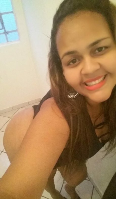 Kamilona nude star photo