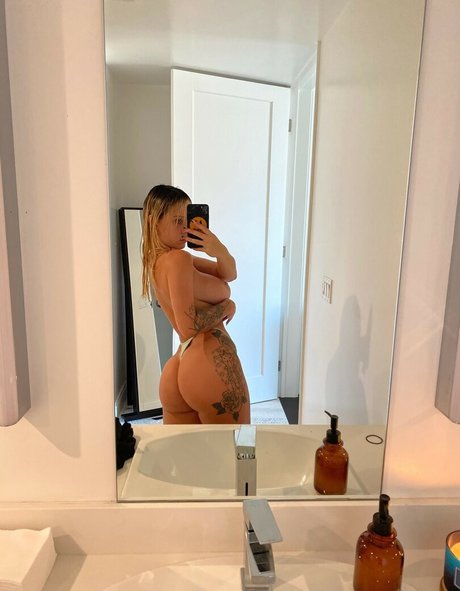 loganvalerie sex star img