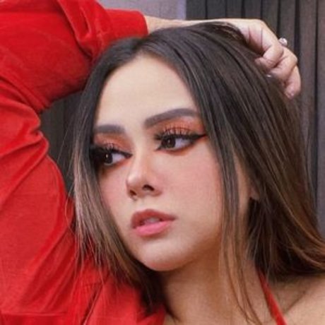 Ama Blitz model best pic