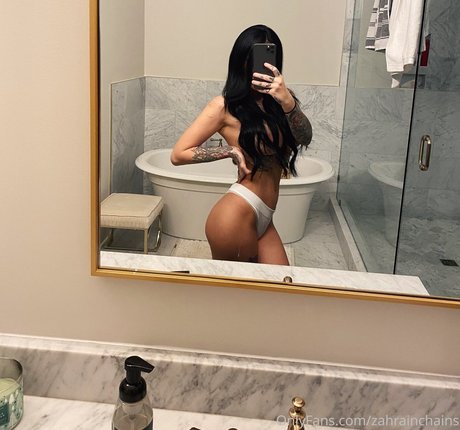 Zahrainchains model sex image
