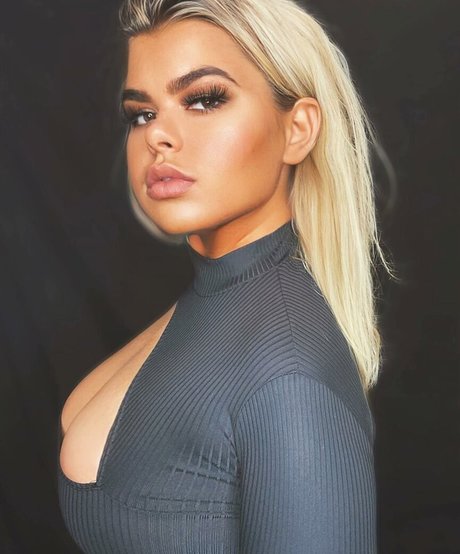 Black dahlia47 adult model image