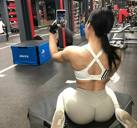 suziearomdee top star image