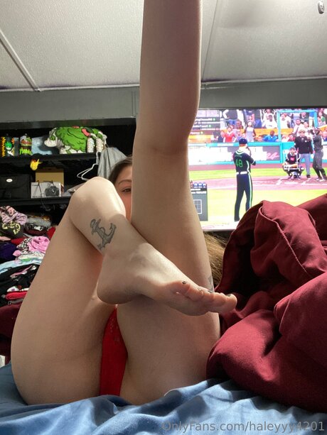 haleyyy4201 model xxx pics