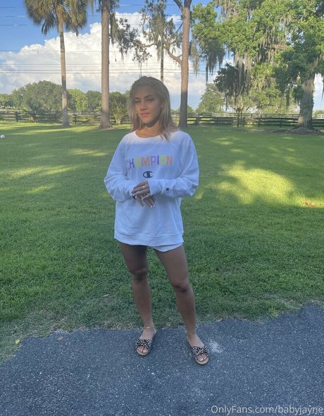 Babyjayne erotic model pic