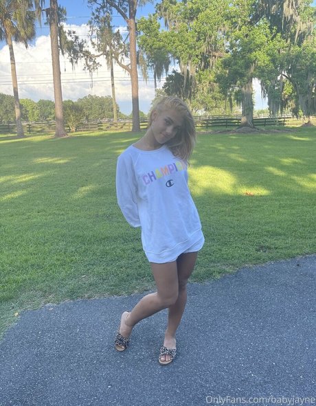 Babyjayne model pretty pics