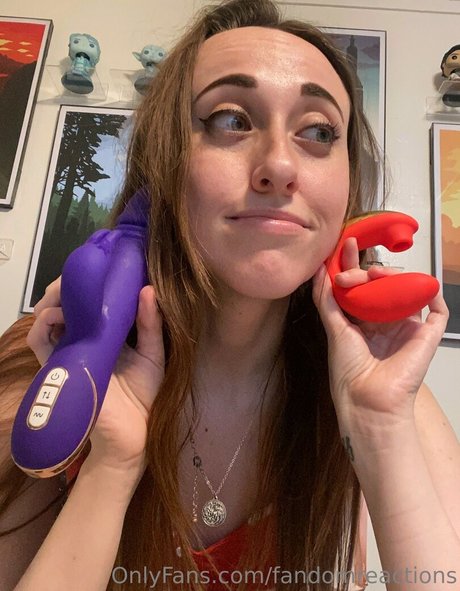 FandomReactions best model pics