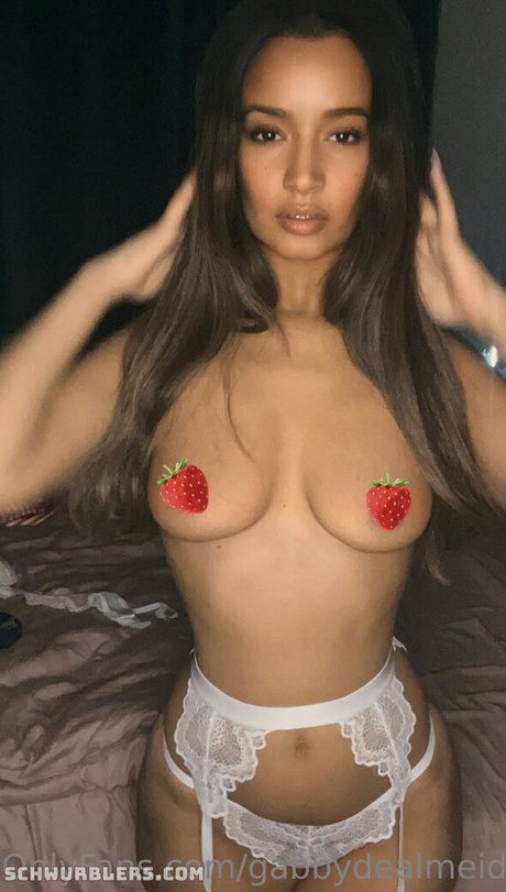 Gabby Dealmeida free model image