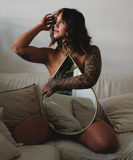 buff bunny98 high quality actress gallery