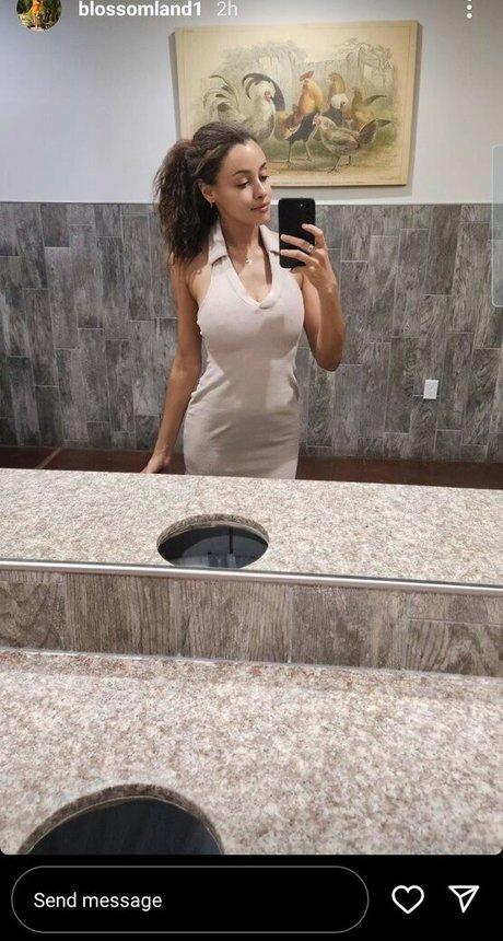 Daisey Wilks Blossoms pornstar hd gallery