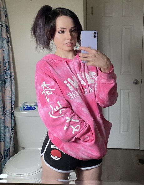 Charleemanderz naked model photos