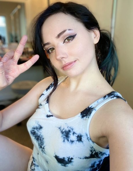 Charleemanderz erotic actress images